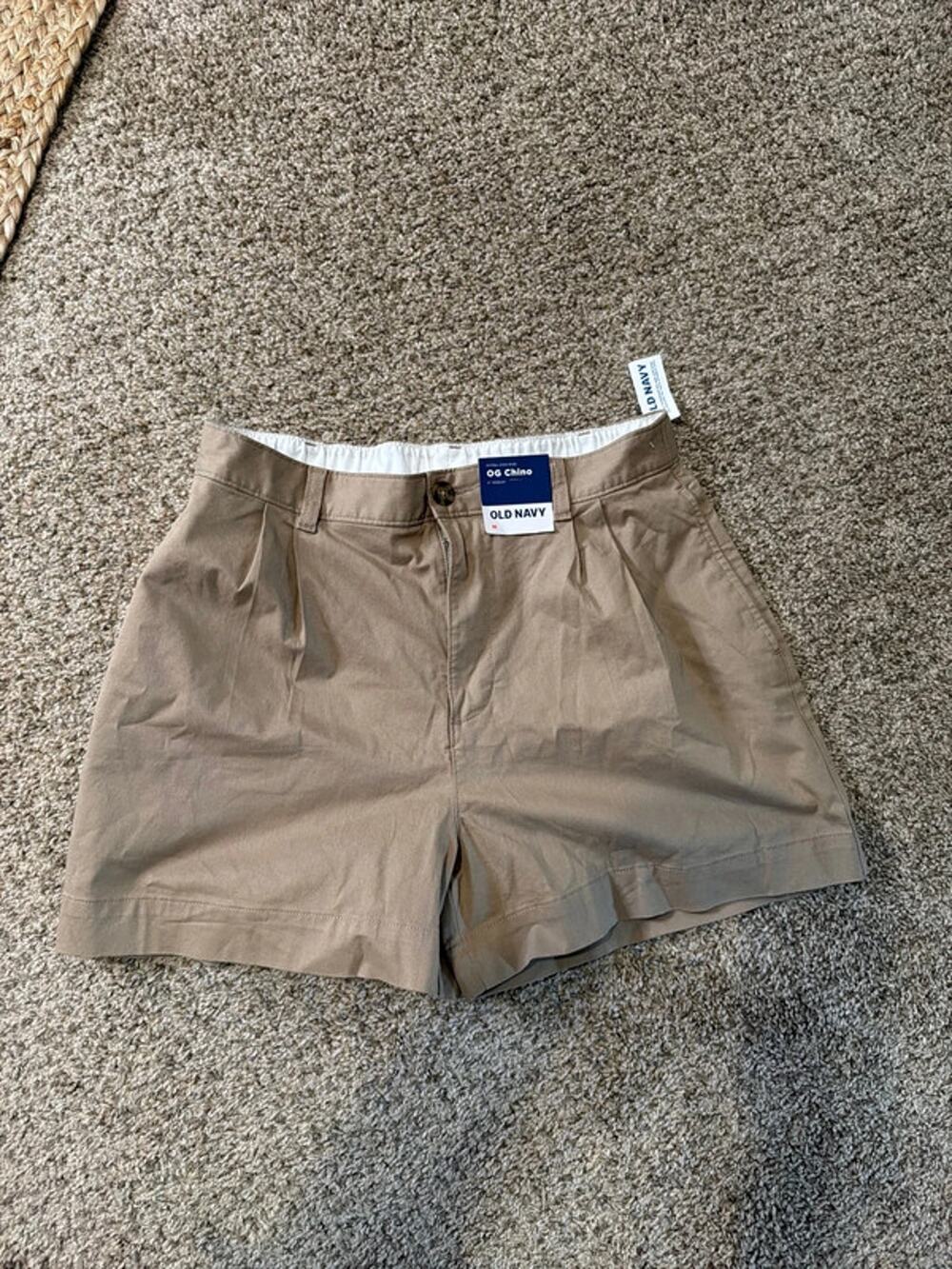 Old Navy, OG two Chino shorts extra high-rise NWT M